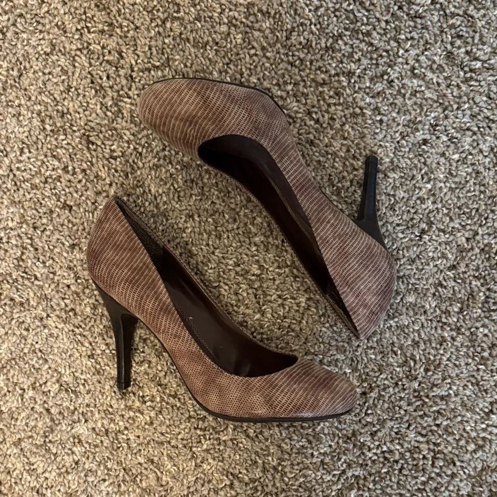 Jessica Simpson Taupe Textured Pointed-Toe Stiletto Pumps